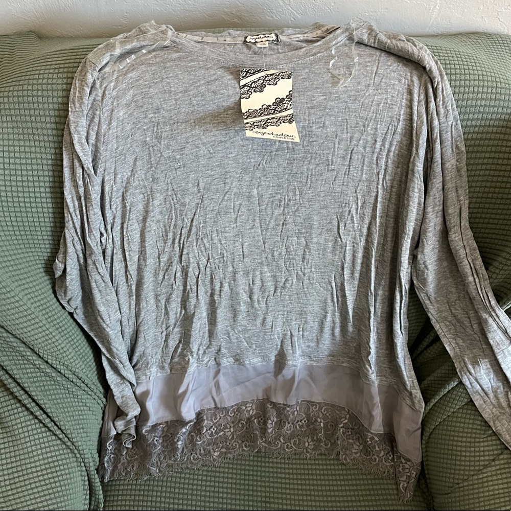 Long Sleeve Top w/ gorgeous detailing, Size 1X, NWT
